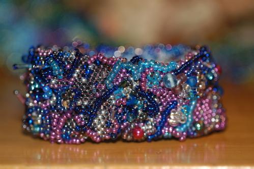 bild: Perlenarmband Lila
